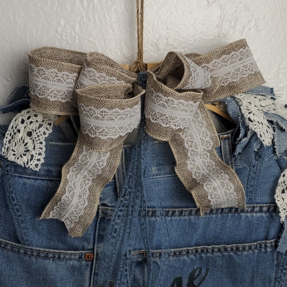 Adorable Welcome denim wreath - Picture 4 of 8